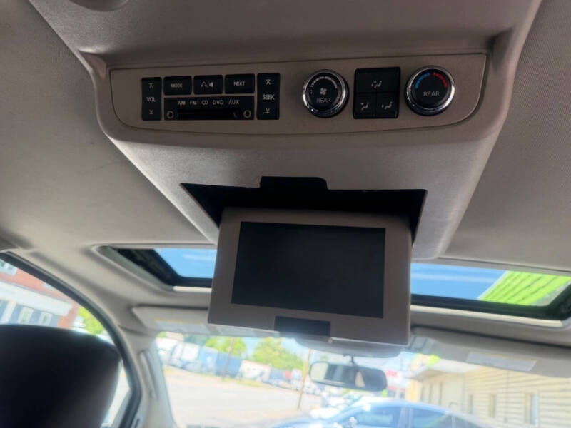 2012 Nissan Armada Platinum