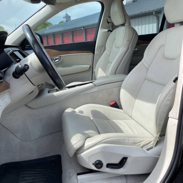 2016 Volvo XC90 T8 eAWD Inscription