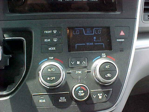 2015 Toyota Sienna LE 8-Passenger