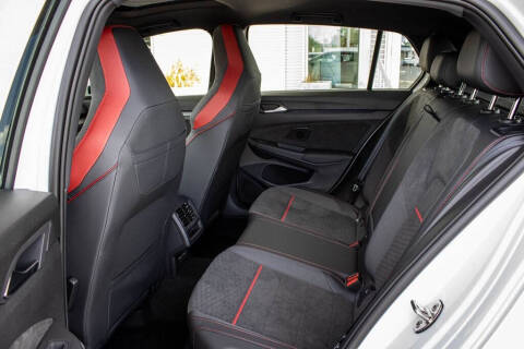 2025 Volkswagen Golf GTI SE