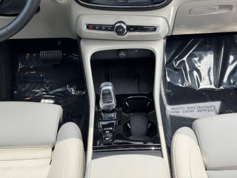 2026 Volvo XC40 B5 Plus