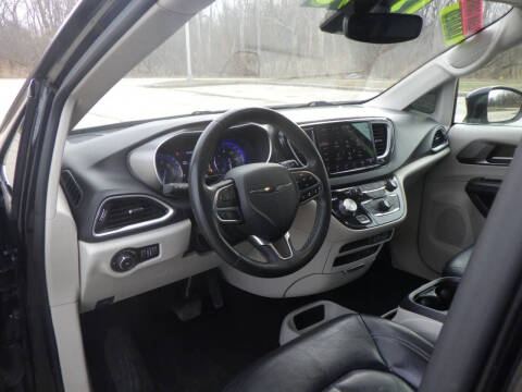 2022 Chrysler Pacifica Touring L