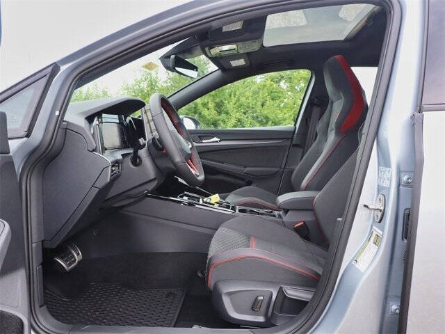 2025 Volkswagen Golf GTI SE