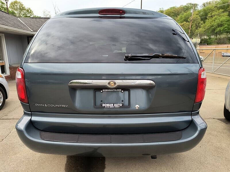 2006 Chrysler Town and Country