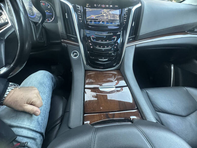 2020 Cadillac Escalade ESV Luxury