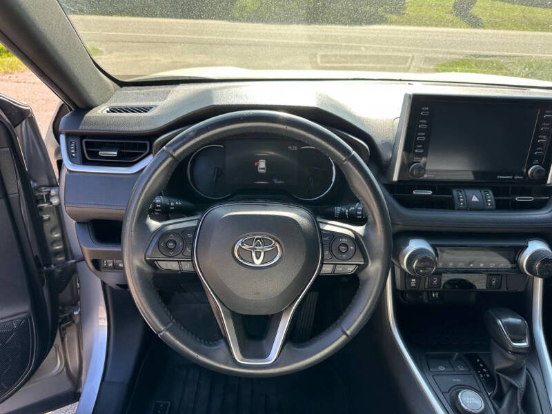 2019 Toyota RAV4 Hybrid XSE