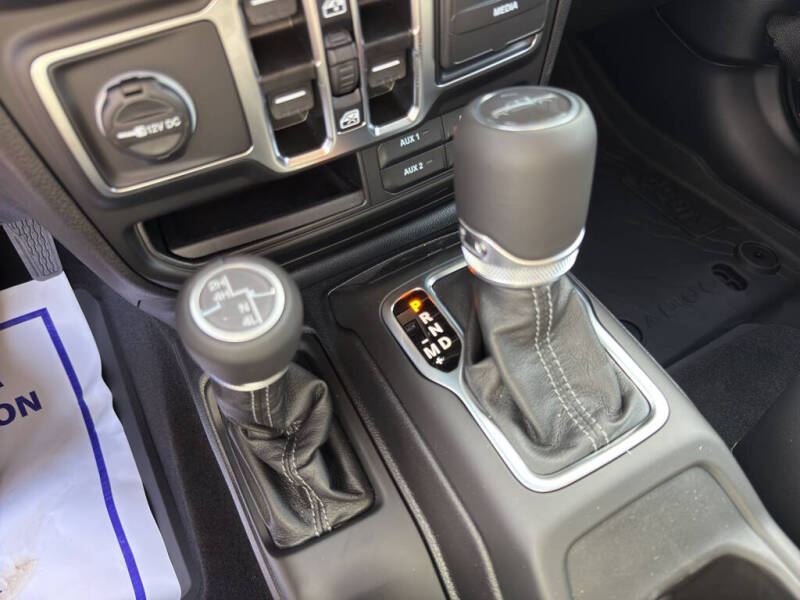 2025 Jeep Gladiator High Tide