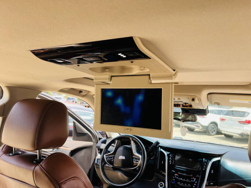 2017 Cadillac Escalade Luxury