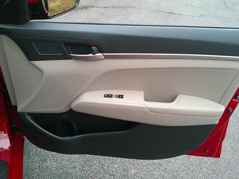 2020 Hyundai Elantra SE