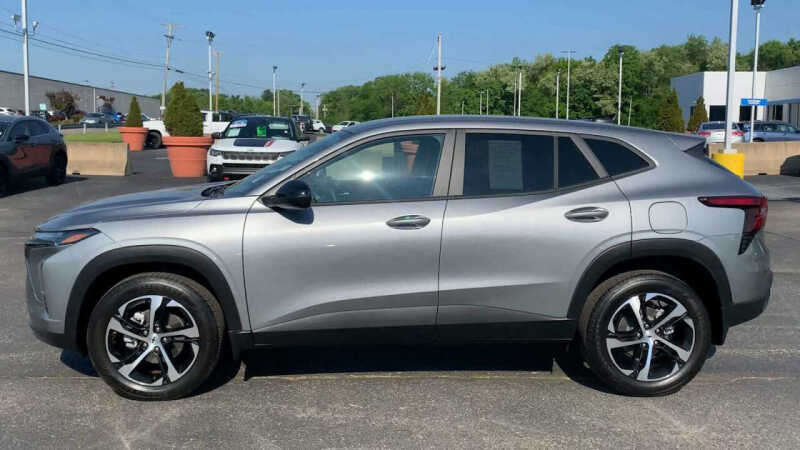 2025 Chevrolet Trax RS