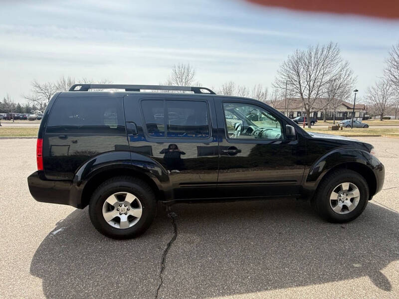 2012 Nissan Pathfinder LE