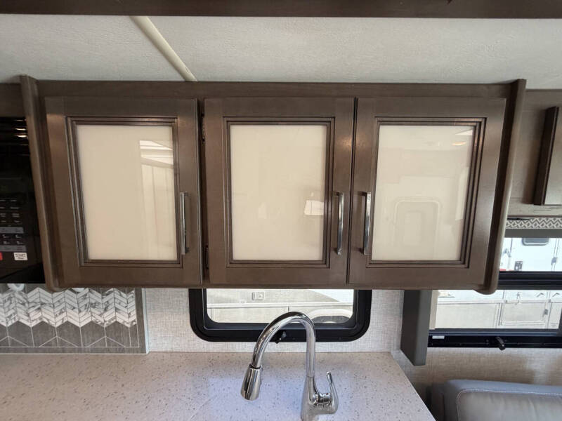 2022 Thor Motor Coach Hurricane 29M