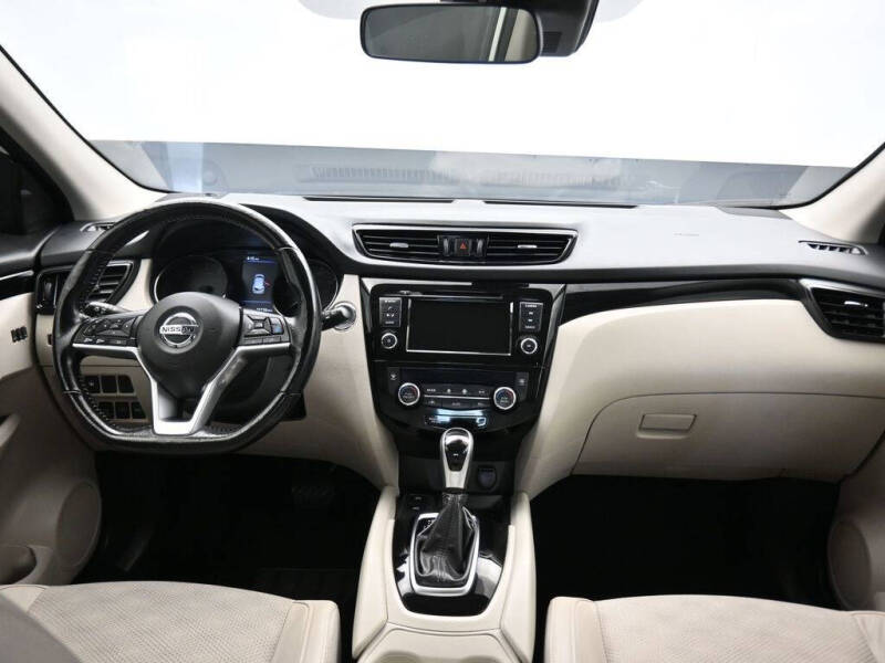 2022 Nissan Rogue Sport SV