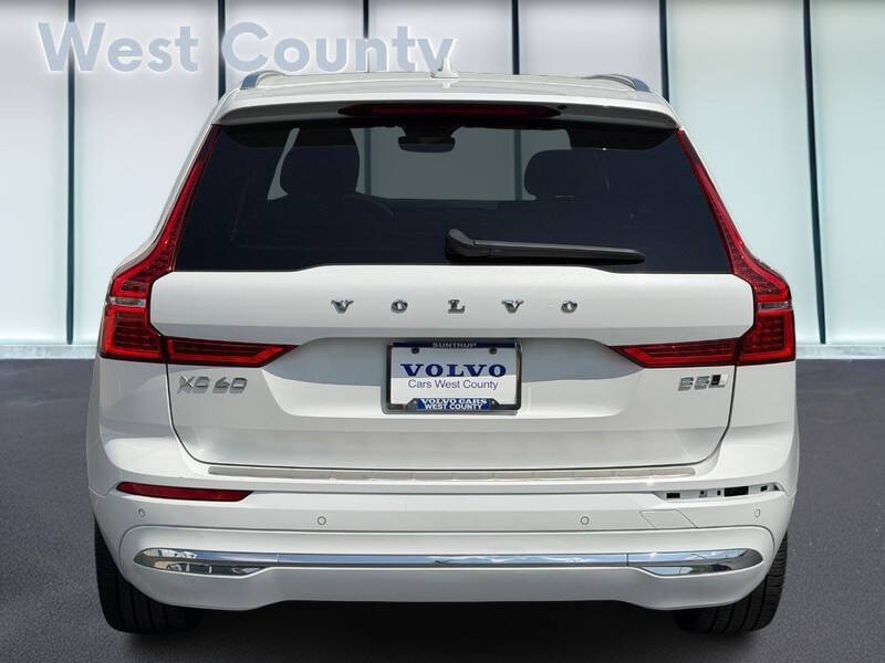 2023 Volvo XC60 B5 Ultimate Bright Theme