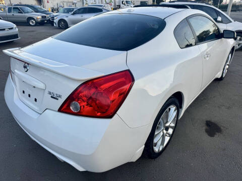 2011 Nissan Altima 3.5 SR