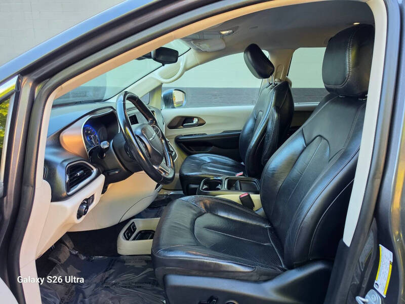 2018 Chrysler Pacifica Touring L