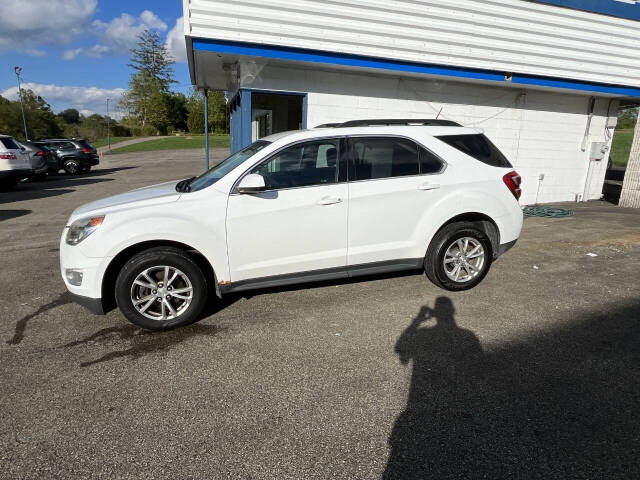 2016 Chevrolet Equinox LT photo 2