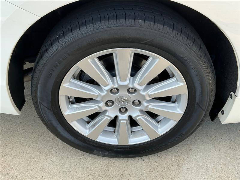 2017 Toyota Sienna XLE Premium 7-Passenger