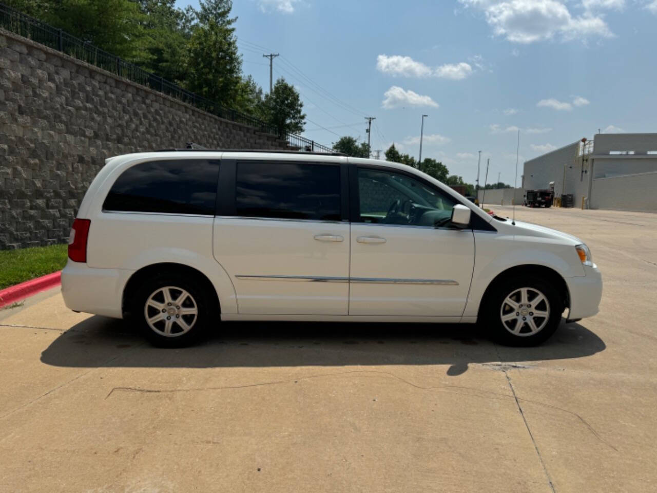 2011 Chrysler Town and Country for sale at 10-4 AUTO GROUP LLC in Raytown, MO