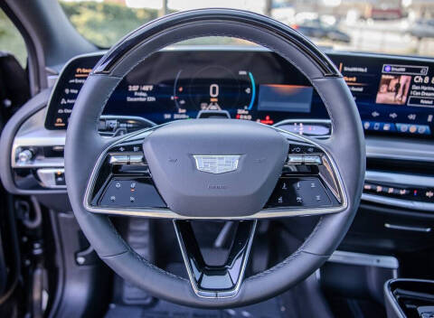 2024 Cadillac LYRIQ Luxury 2