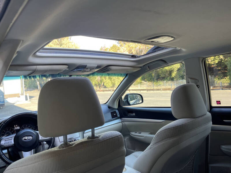 2010 Subaru Outback 2.5i Premium