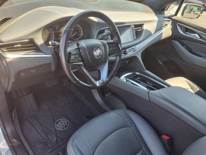 2023 Buick Enclave Essence