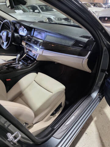 2011 BMW 5 Series 528i