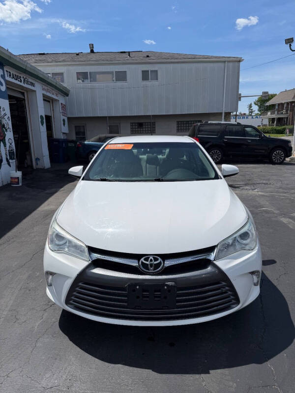 2016 Toyota Camry 2.5 Auto LE's photo