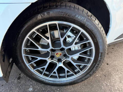 2017 Porsche Macan S