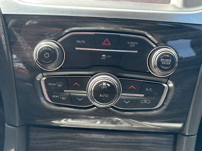 2020 Chrysler 300 Touring