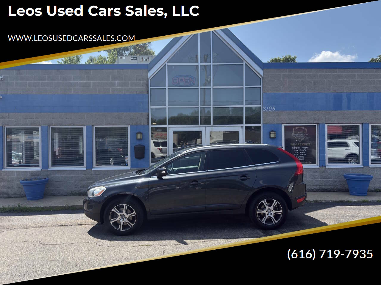 Black 2013 Volvo XC60 T6 Platinum AWD T6 Platinum 4dr SUV 1