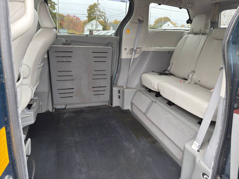 2011 Toyota Sienna Limited 7-Passenger