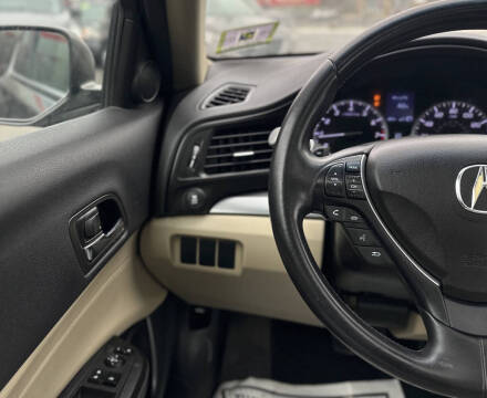 2013 Acura ILX 2.0L w/Tech