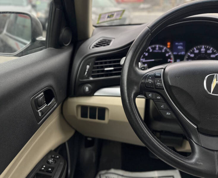 2013 Acura ILX 2.0L w/Tech