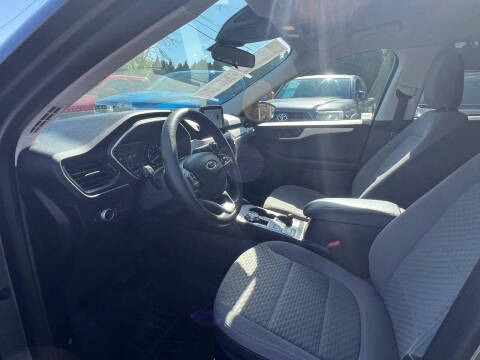 2022 Ford Escape Hybrid SE