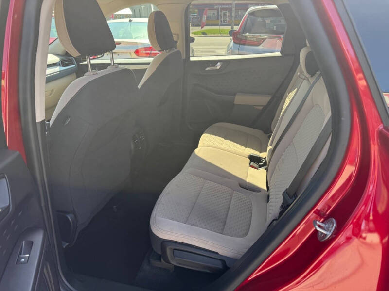 2020 Ford Escape SE