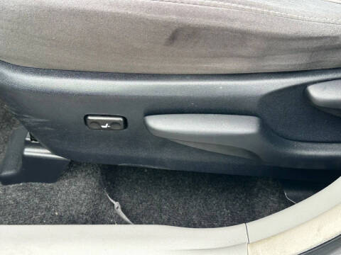 2015 Toyota Prius v Three