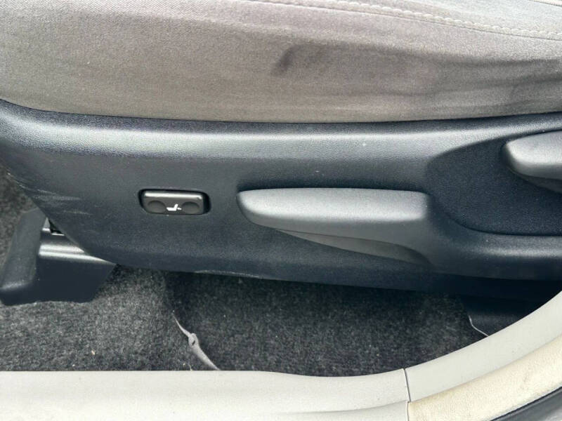 2015 Toyota Prius v Three