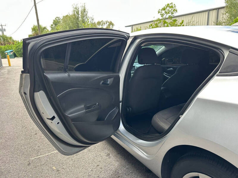 2018 Chevrolet Cruze LS Auto