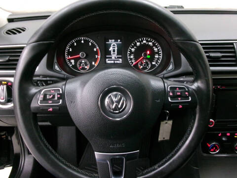 2014 Volkswagen Passat 2.5L SE PZEV