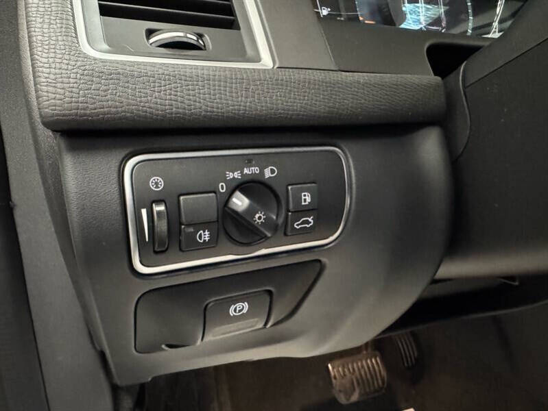 2017 Volvo XC60 T5 Inscription