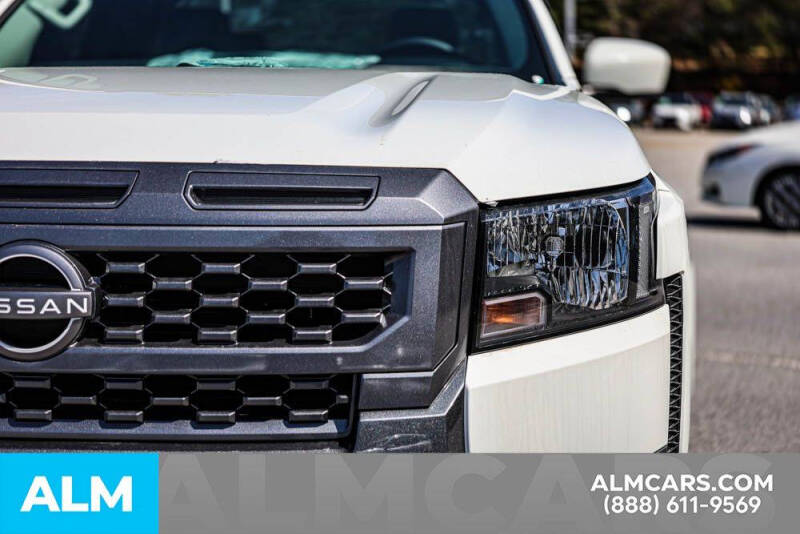 2025 Nissan Frontier SV