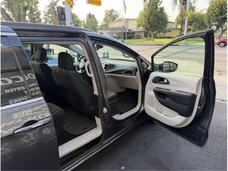 2018 Chrysler Pacifica Touring Plus