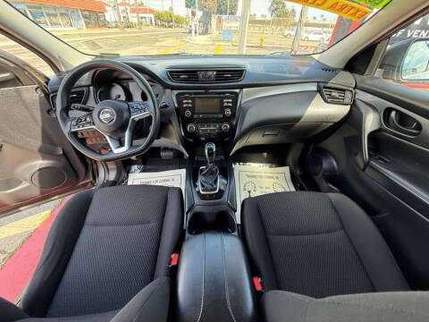 2017 Nissan Rogue Sport S