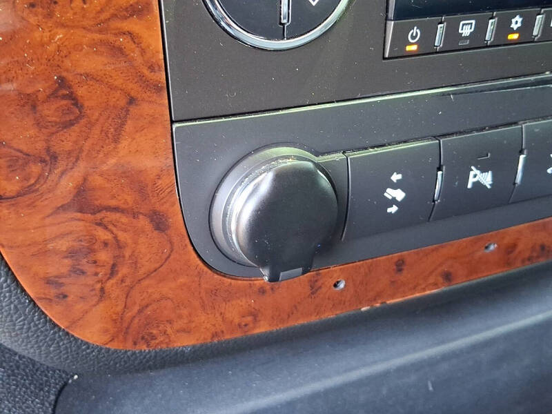 2011 Chevrolet Suburban LT 2500