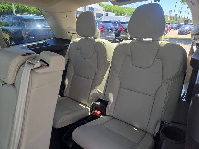 2025 Volvo XC90 T8 Ultra Bright Theme 7P