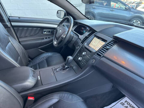 2017 Ford Taurus SEL