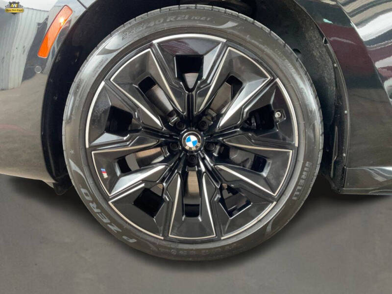 2023 BMW 7 Series 740i