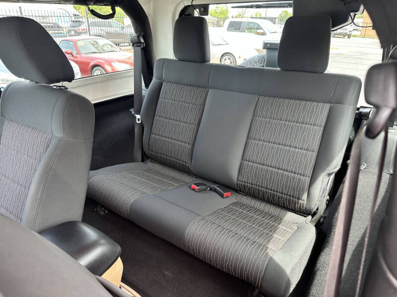 2012 Jeep Wrangler Sahara