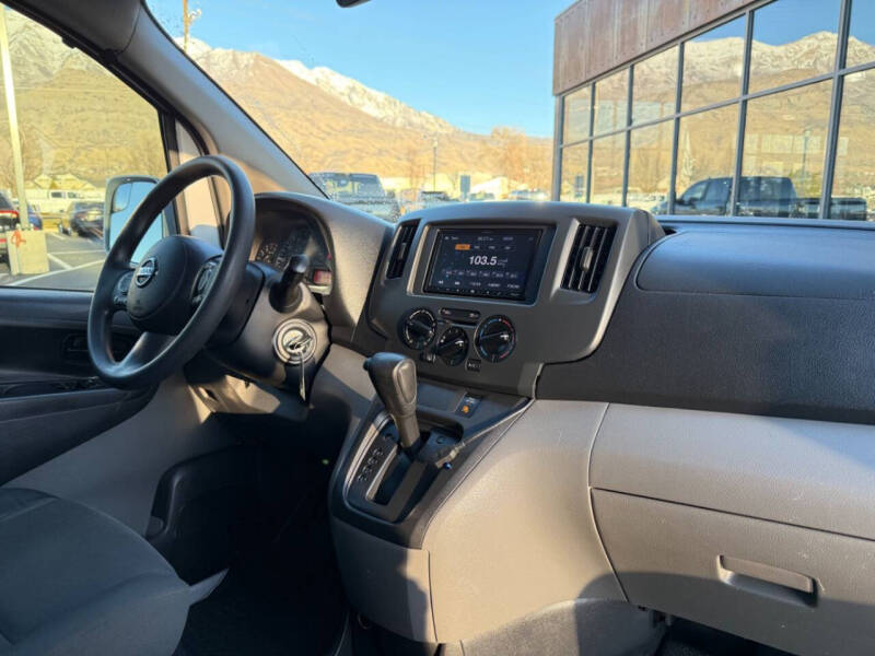 2017 Nissan NV200 SV